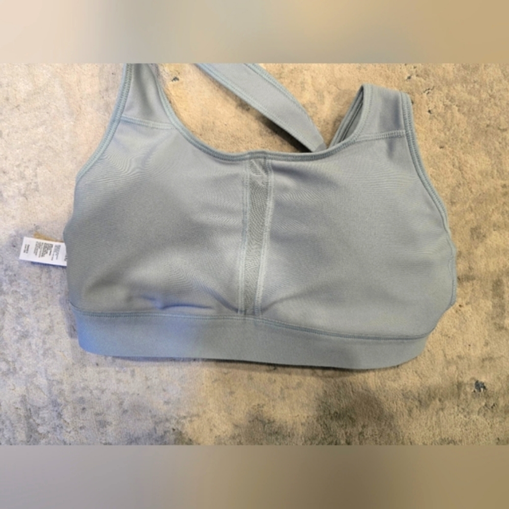 SOLD Under Armour Mid Crossback sports bra - Picture 5 of 8
